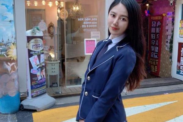巨蟹座富二代(巨蟹座富二代女明星)