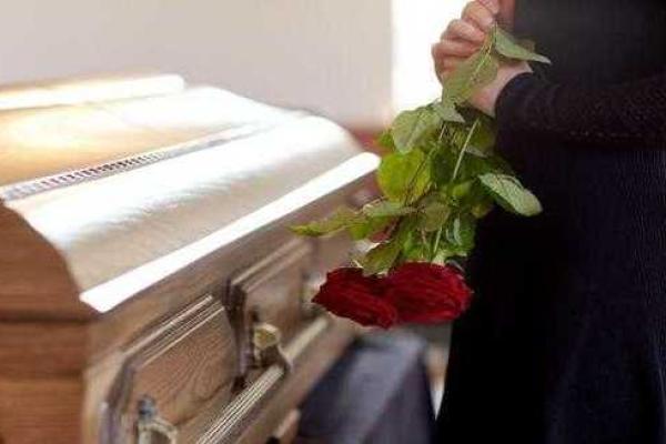 女人梦见棺材是什么征兆—女人梦见棺材是什么征兆解梦