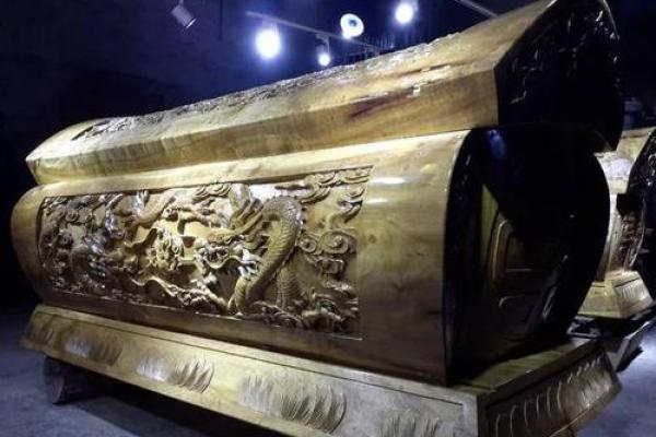 梦见死人的场面是什么兆头(梦见死人的场面是什么兆头脑淤血)