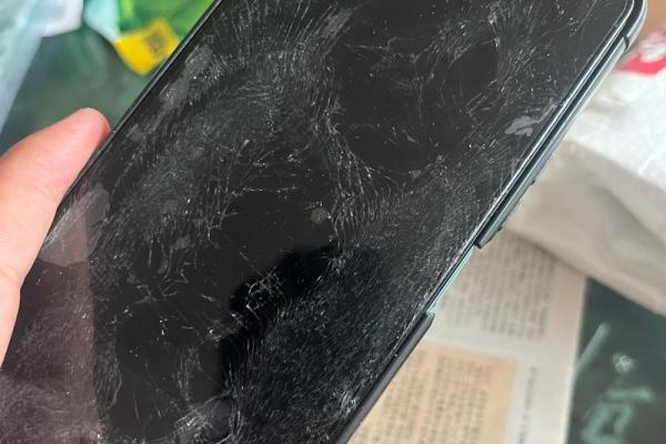 梦见手机坏了是什么预兆(梦见手机坏了是什么预兆周公解梦)