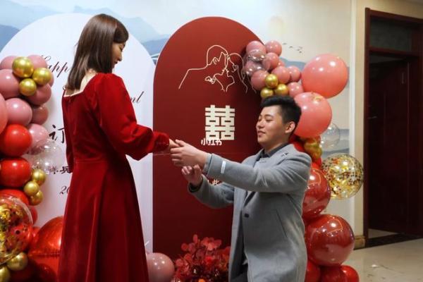 梦见自己结婚(梦见自己结婚很匆忙很随便)