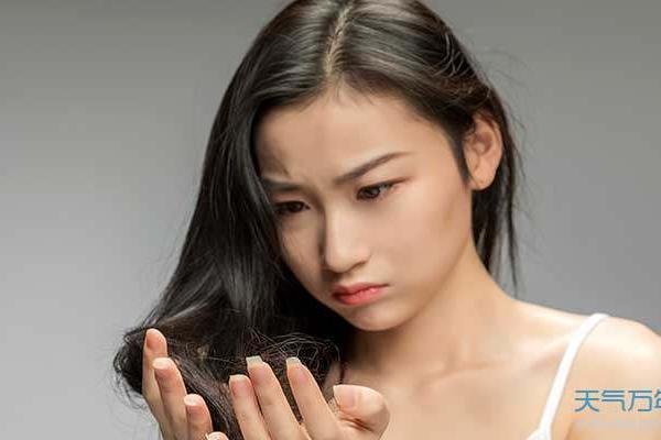 梦见洗头发(梦见洗头发,头发又长又顺)