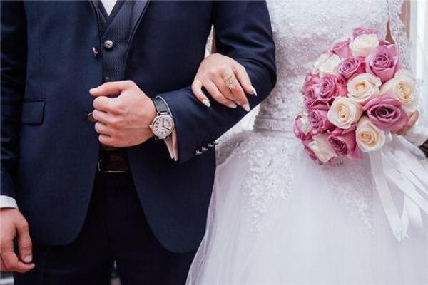梦见别人结婚(梦见别人结婚自己去帮忙)