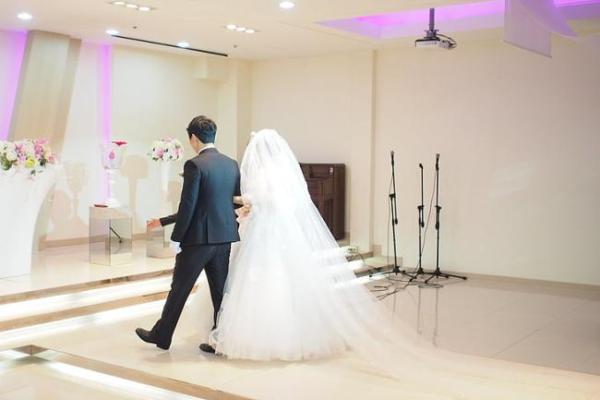 梦见结婚(梦见结婚的场面是什么预兆)