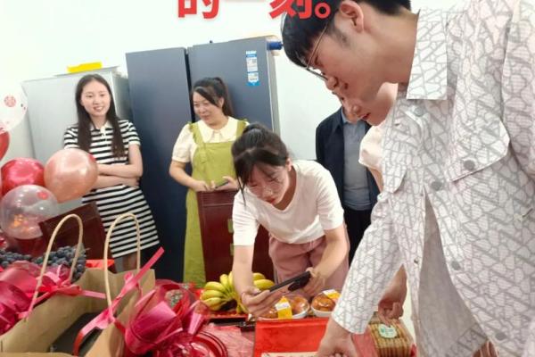 七月份订婚吉日是哪几天(7月订婚)