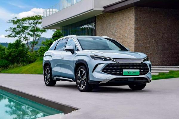 2025年最适合提车的黄道吉日查询，如何挑选吉利日期提新车？
